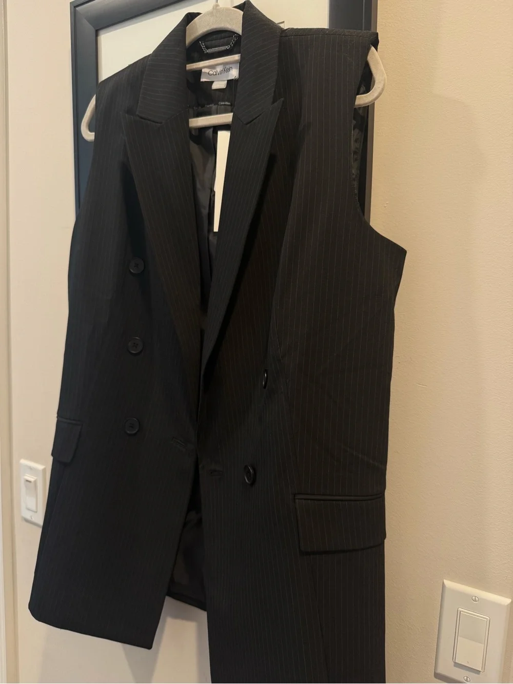 Calvin Klein Men's Black Pinstripe Double-Breasted Sleeveless Blazer Vest - Picture 5 of 6